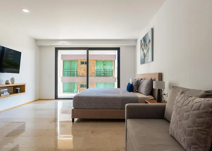 Hotel Coco Palms 202a *